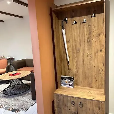 Apartment Center 5 *